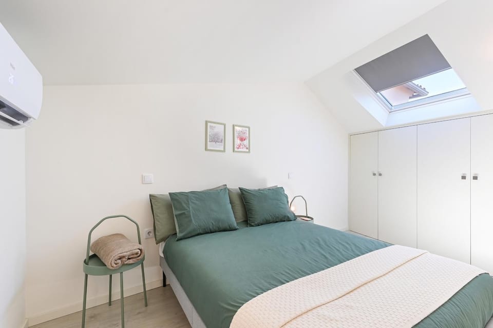Bed, Bedroom