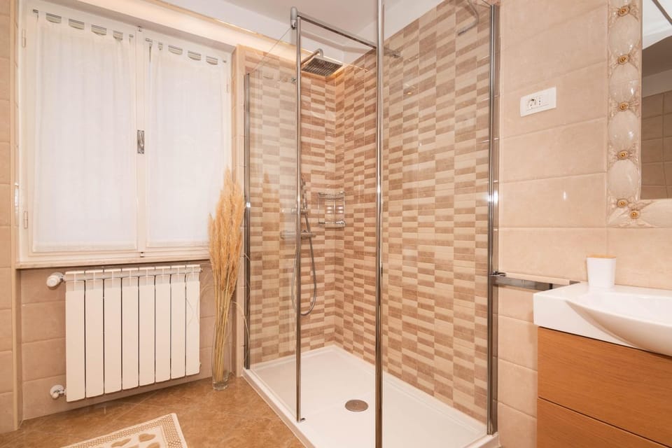 Shower, Bathroom, towels