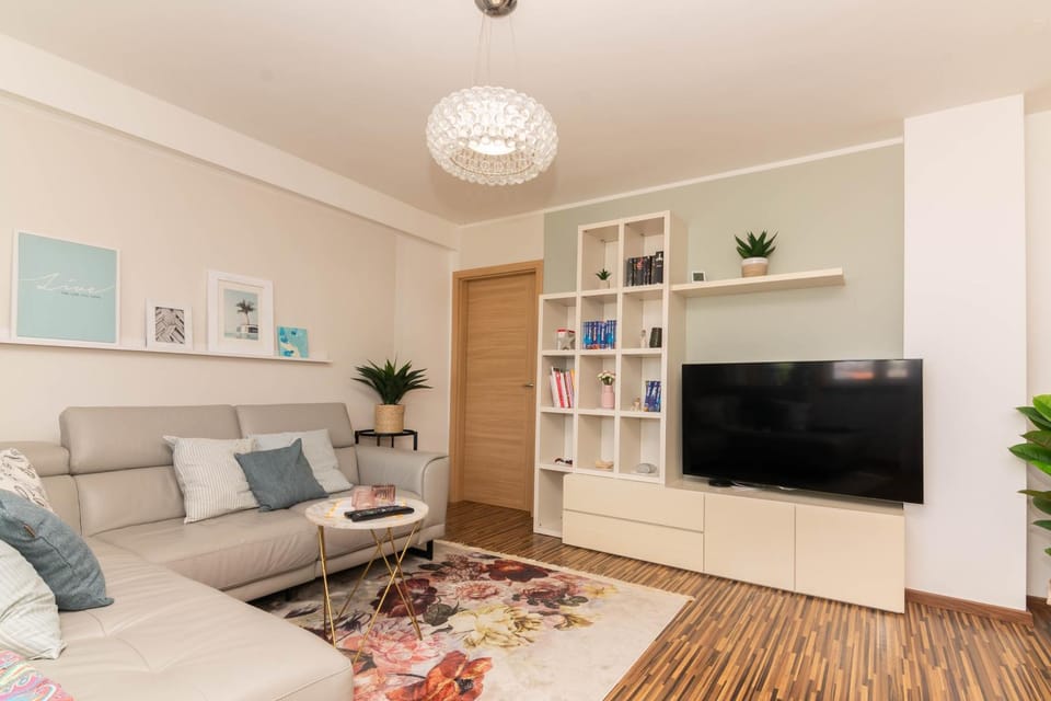 Communal lounge/ TV room, TV and multimedia, Living room, Seating area