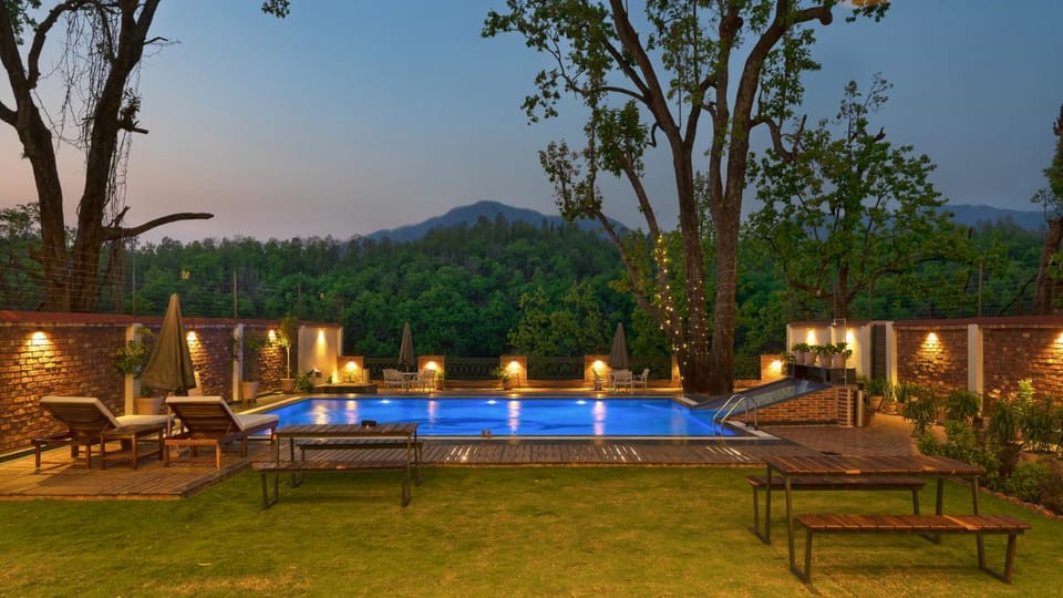 Patio, Day, Natural landscape, Garden, Garden view, Mountain view, Pool view, Swimming pool, Swimming pool, sunbed