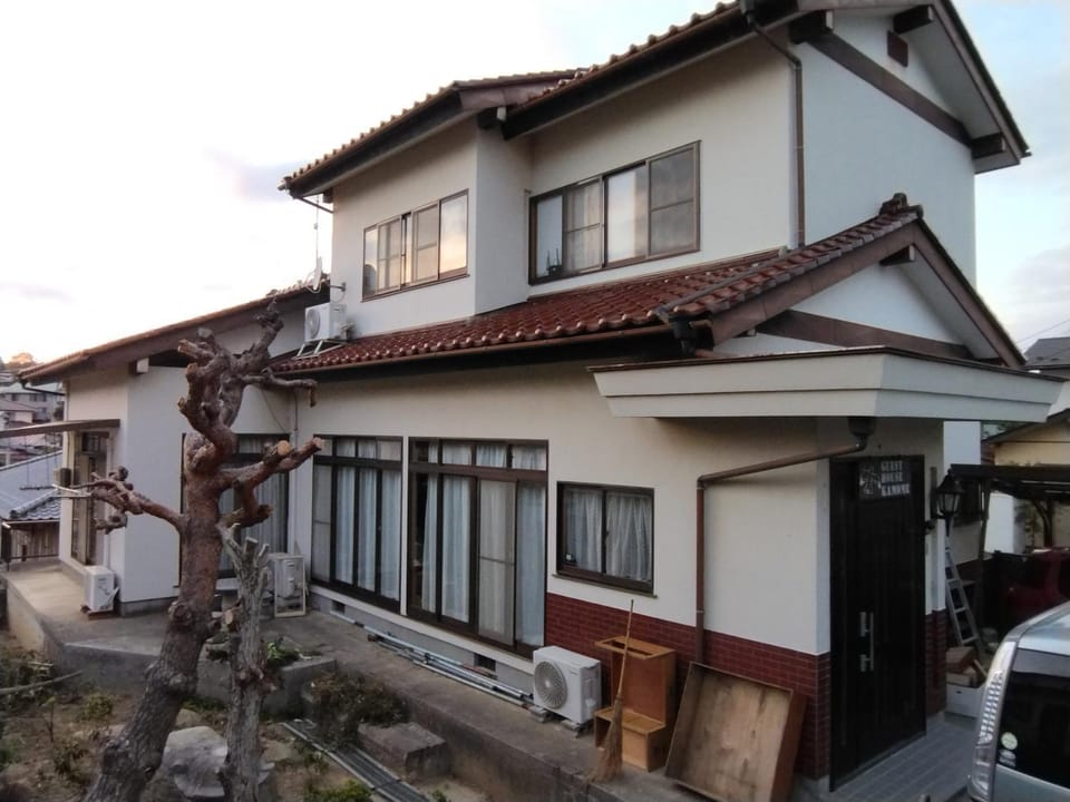 Private Twin Room in Ishinomaki, Non-Smoke, Free Parking, Cat Island, Wifi1 Bed and Breakfast in Miyagi Prefecture
