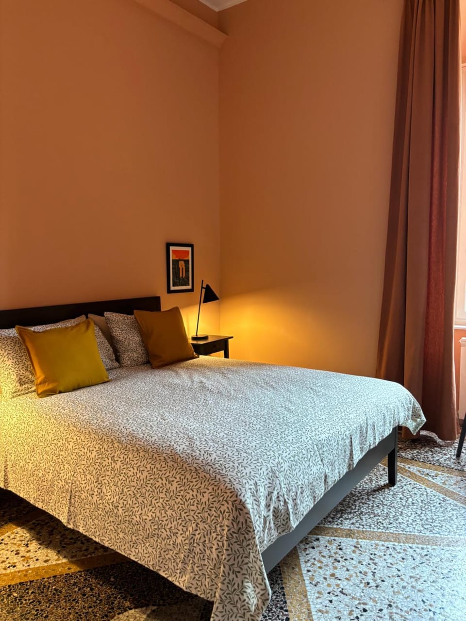 Photo of the whole room, Bedroom