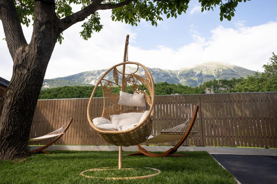 Natural landscape, Mountain view, sunbed