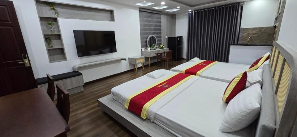 Bed, TV and multimedia, Living room, Photo of the whole room, Bedroom