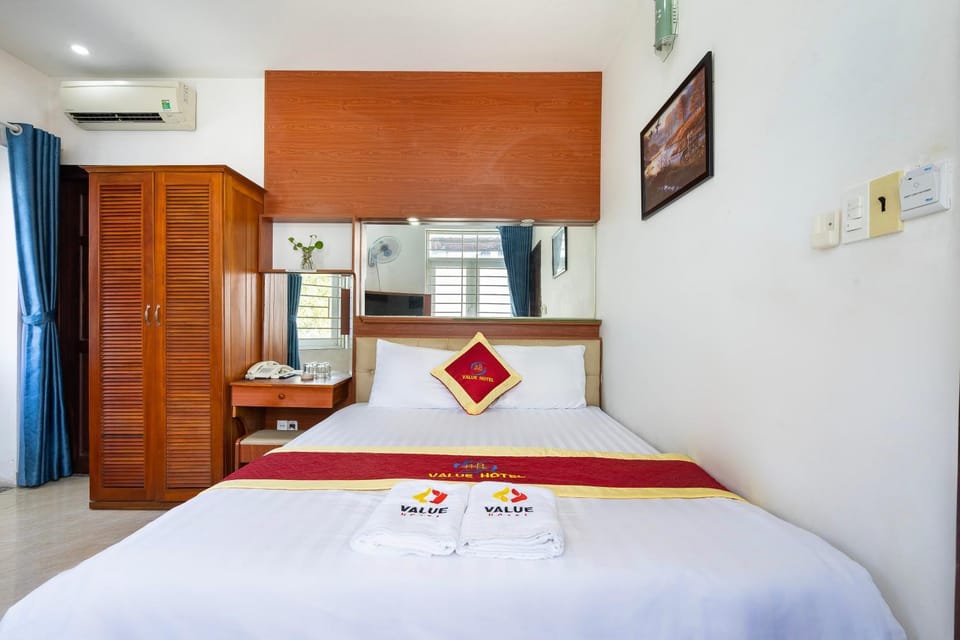 Bed, TV and multimedia, Photo of the whole room, Bedroom, air conditioner