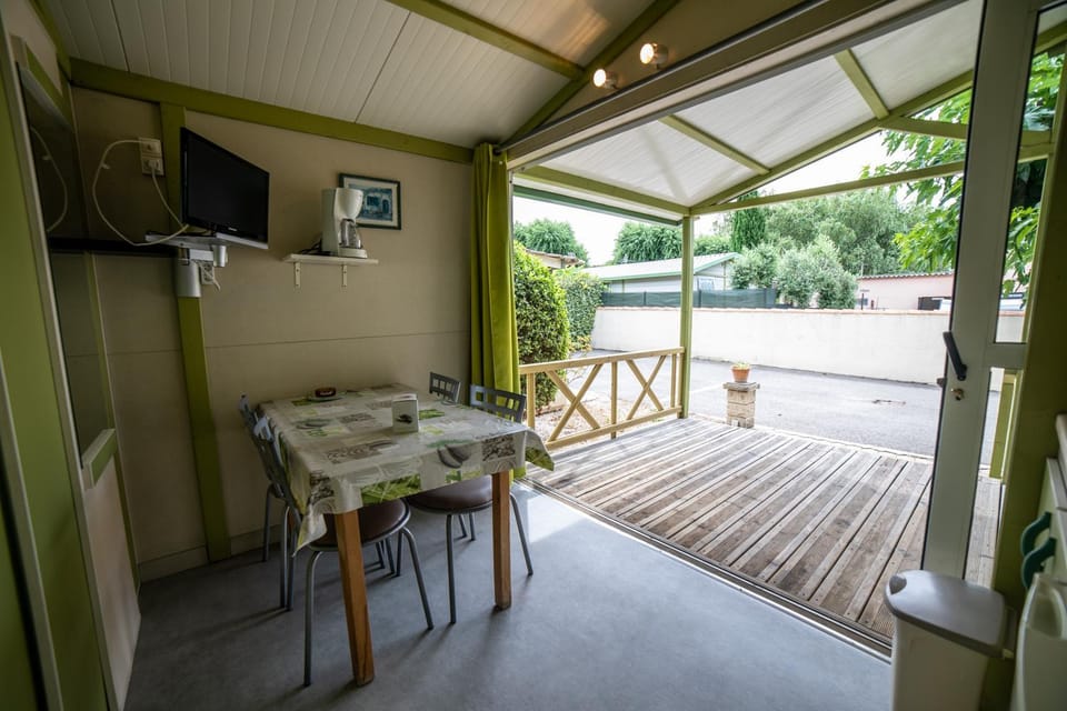 Patio, TV and multimedia, Balcony/Terrace, Living room, Dining area