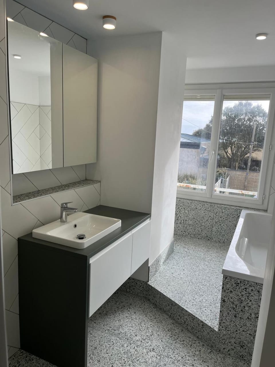 Bathroom, Bath