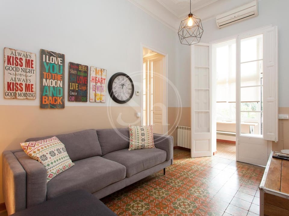 Living room, Seating area, air conditioner