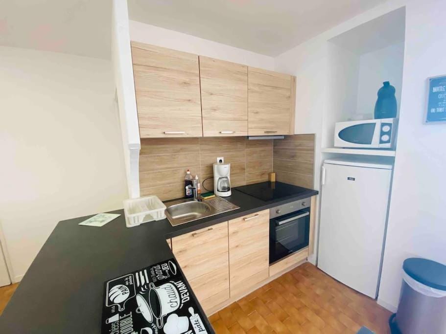 T2 centre ville parking prive clim 300m plage Apartment in La Grande-Motte