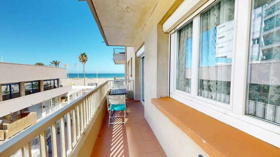 appartement 4 personnes a 50m de la plage Apartment in Canet-en-Roussillon
