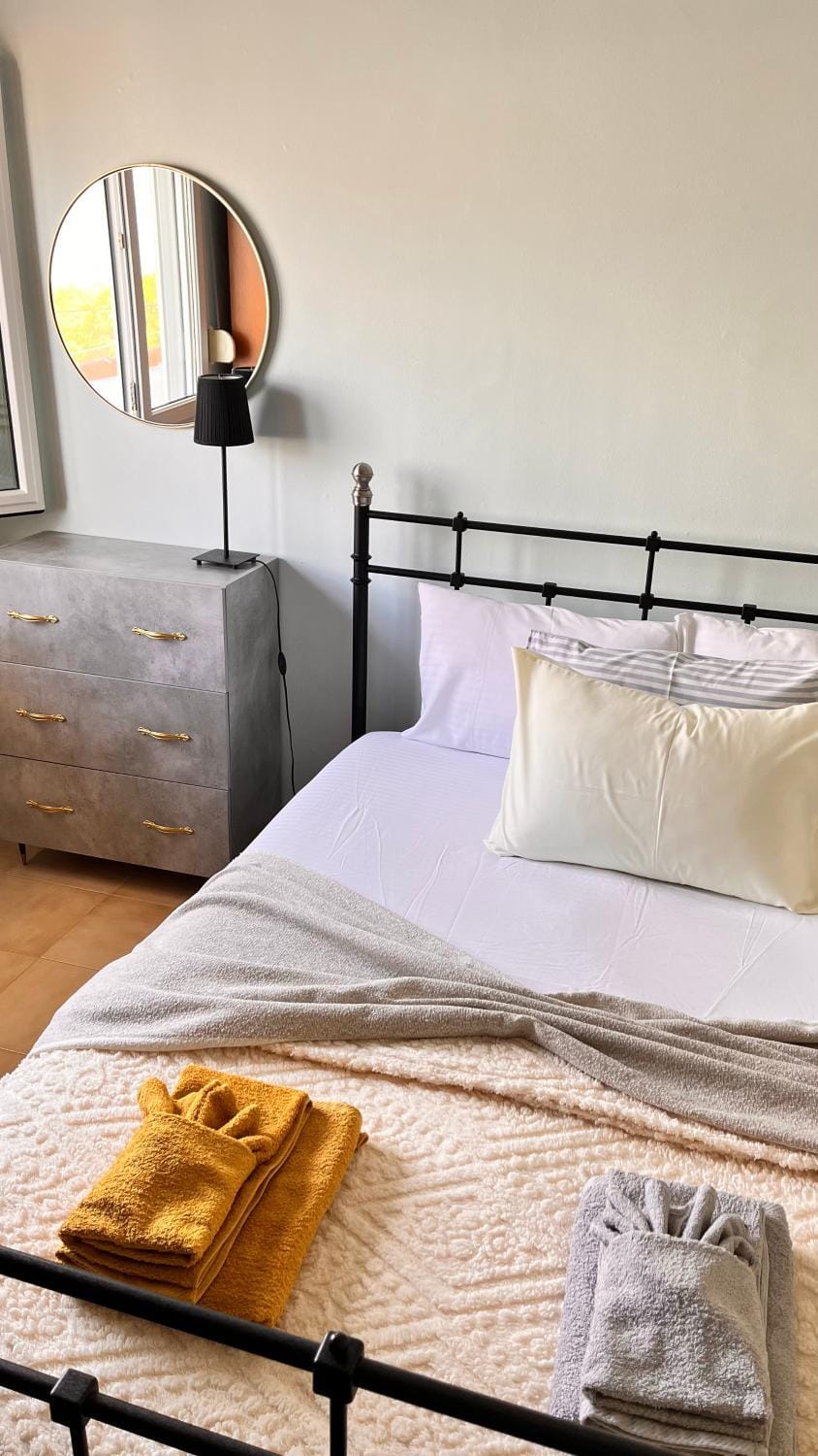 Bed, Bedroom