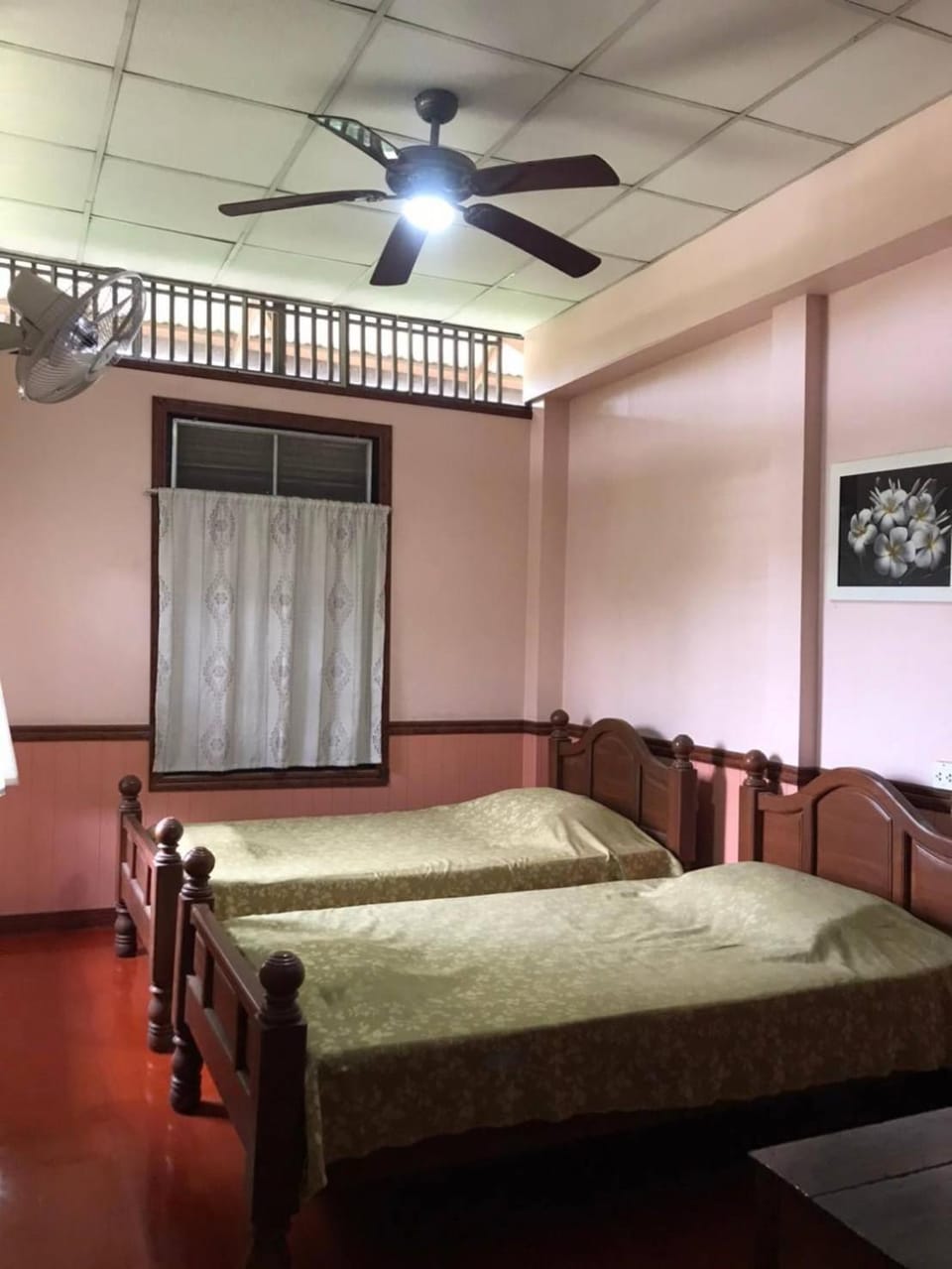 Baan Lotus Guest House Bed and Breakfast in Laos