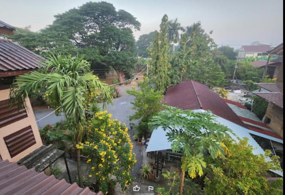 Baan Lotus Guest House Bed and Breakfast in Laos