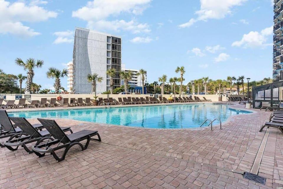 Make Memories Ravishing Angled Oceanfront Suite OR 916 Apartment in Myrtle Beach