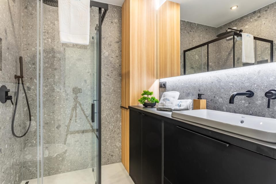 Shower, Bathroom