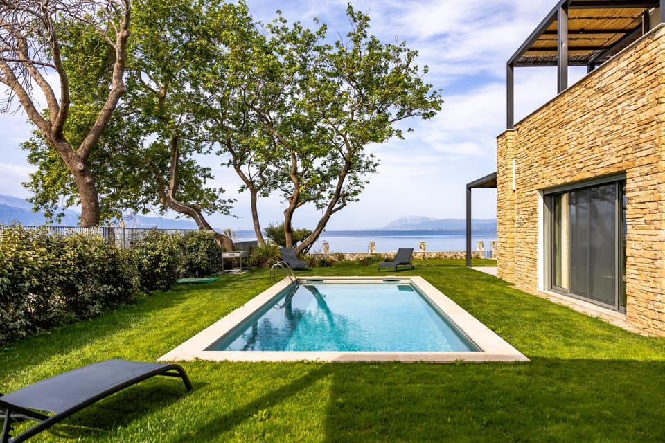 Garden view, Sea view, Swimming pool