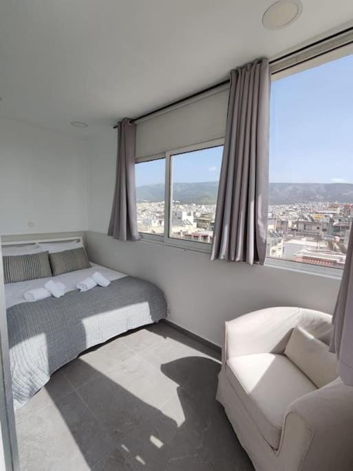 Panathenaic & Acropolis View - Jacuzzi Penthouse Apartment in Athens