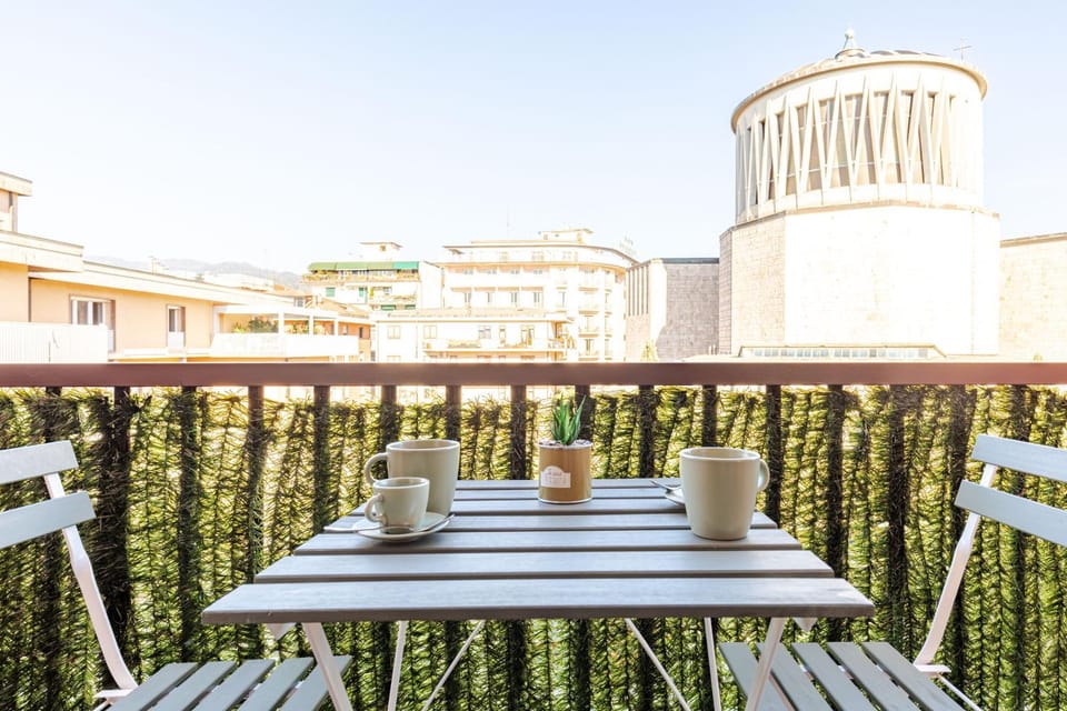 Patio, Day, Coffee/tea facilities, View (from property/room), Balcony/Terrace, Dining area