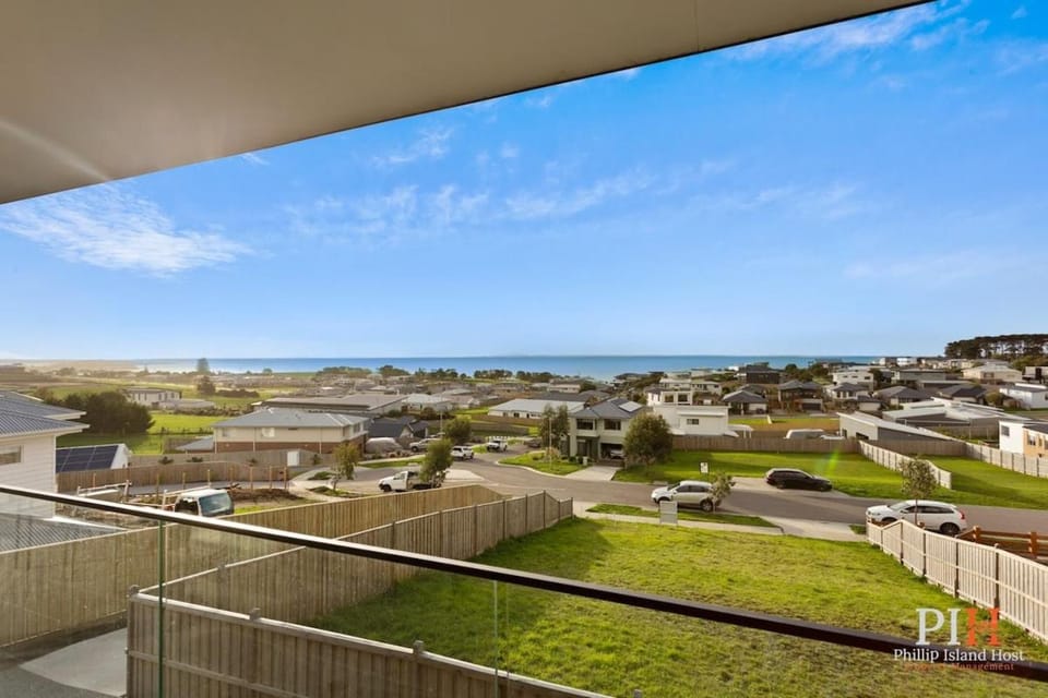 Panoramic Paradise 4-BR San Remo House in San Remo