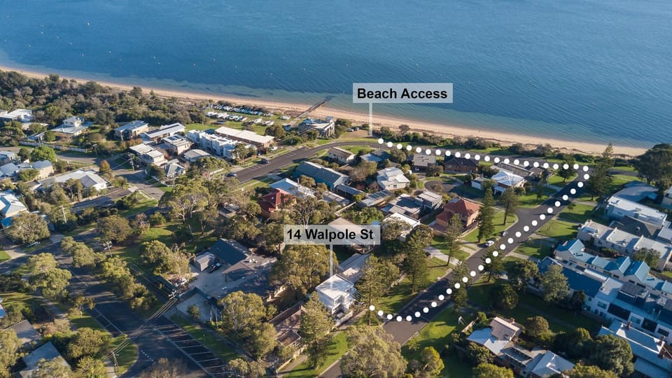 Chic Coastal Retreat 3 Bdr Close to Beach House in Cowes