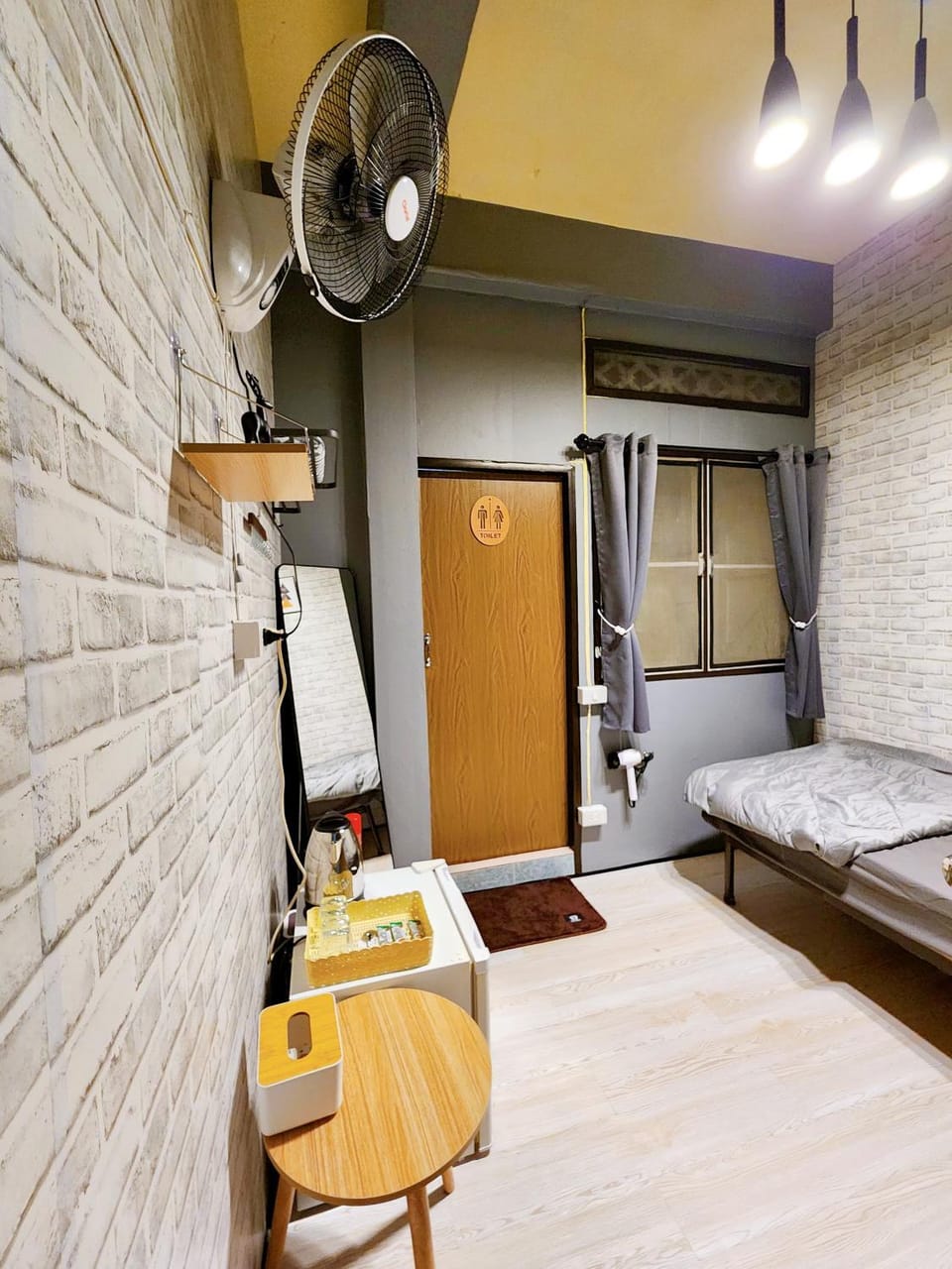 Photo of the whole room