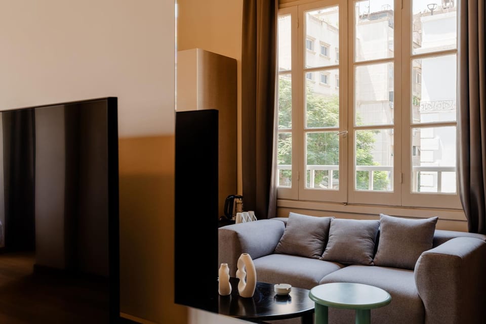TV and multimedia, Seating area
