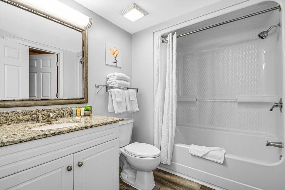 Unwind by the Waves Oceanfront Suite CR 1506 Apartment in Myrtle Beach