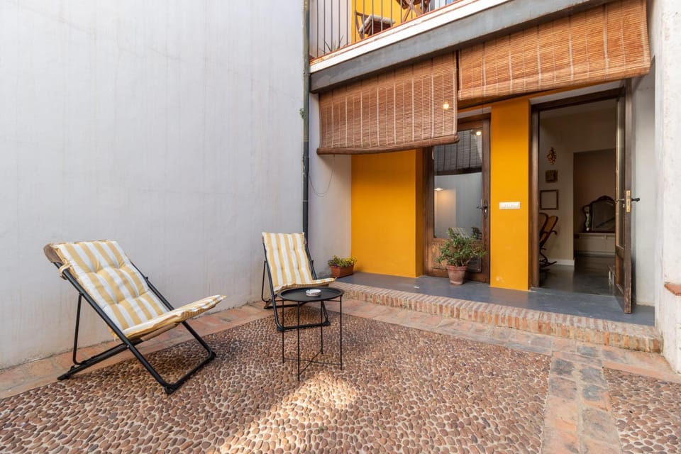 Property building, Patio, Inner courtyard view