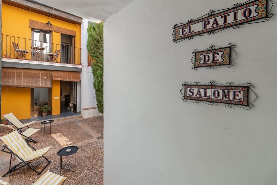 Property building, Day, Inner courtyard view