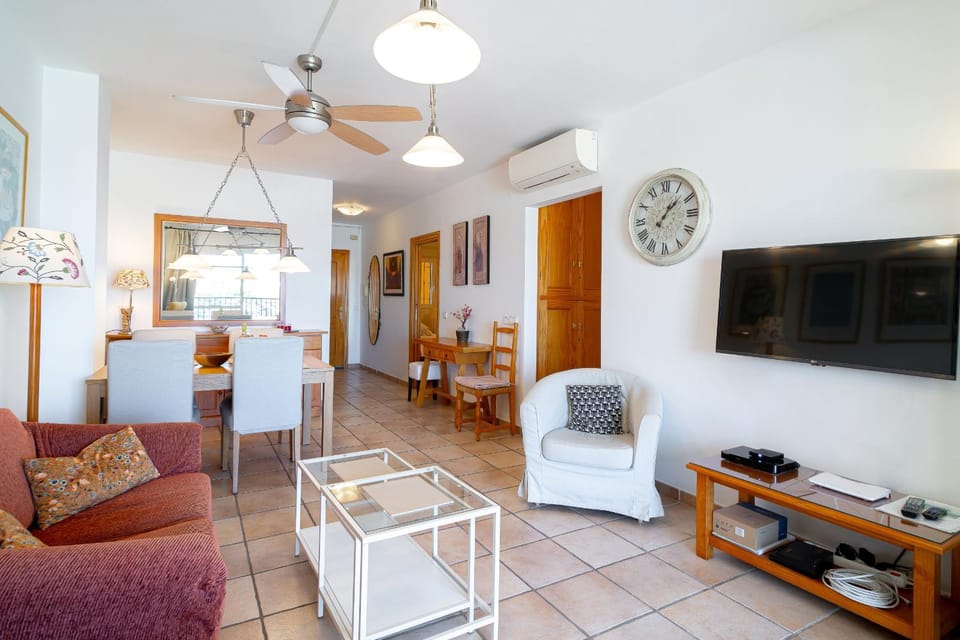 Communal lounge/ TV room, Living room