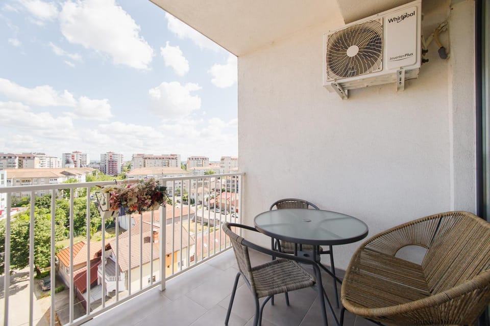 Day, View (from property/room), Balcony/Terrace, Balcony/Terrace, Seating area, Dining area, air conditioner