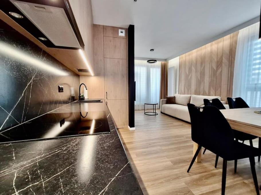 EASY RENT Apartments- Business Center 205, Free Parking, 24h Check-in Apartment in Masovian Voivodeship