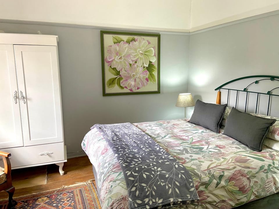 Bedroom, wardrobe