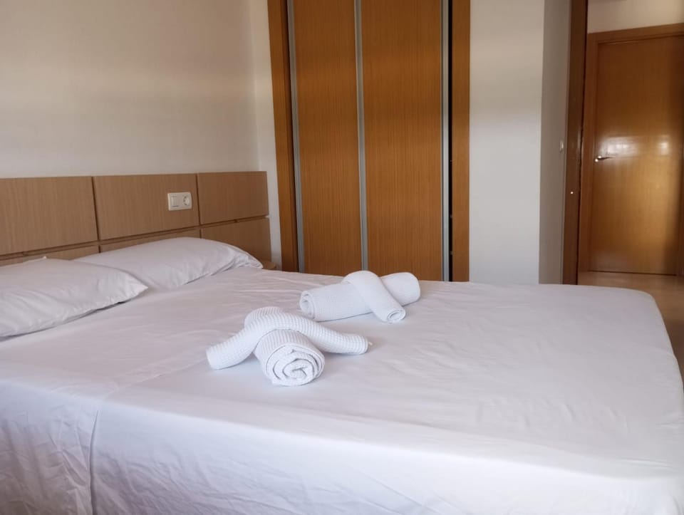 Bed, Photo of the whole room, Bedroom, towels, wardrobe