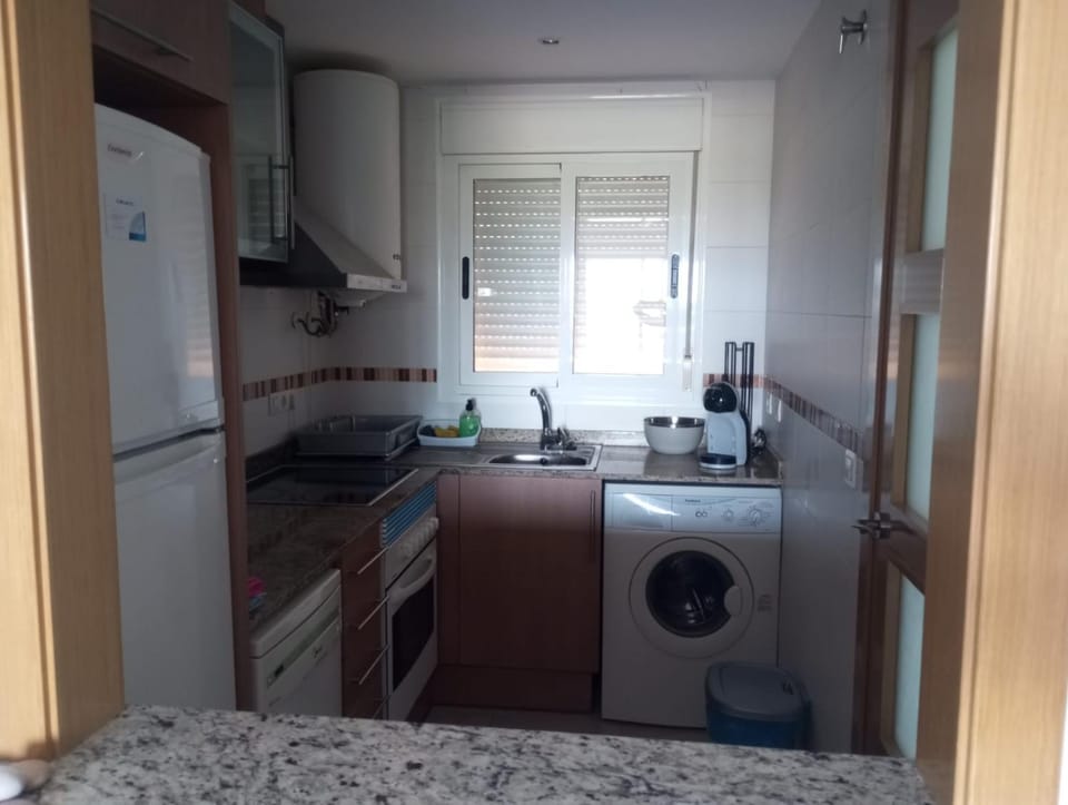 Kitchen or kitchenette, dishwasher, oven, pet friendly, stove, washing machine