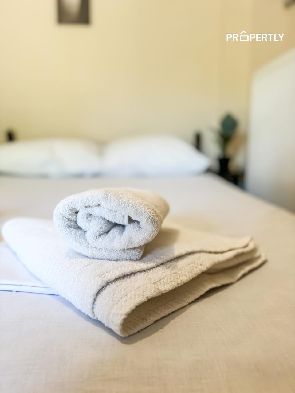 Bed, Photo of the whole room, Bedroom, towels
