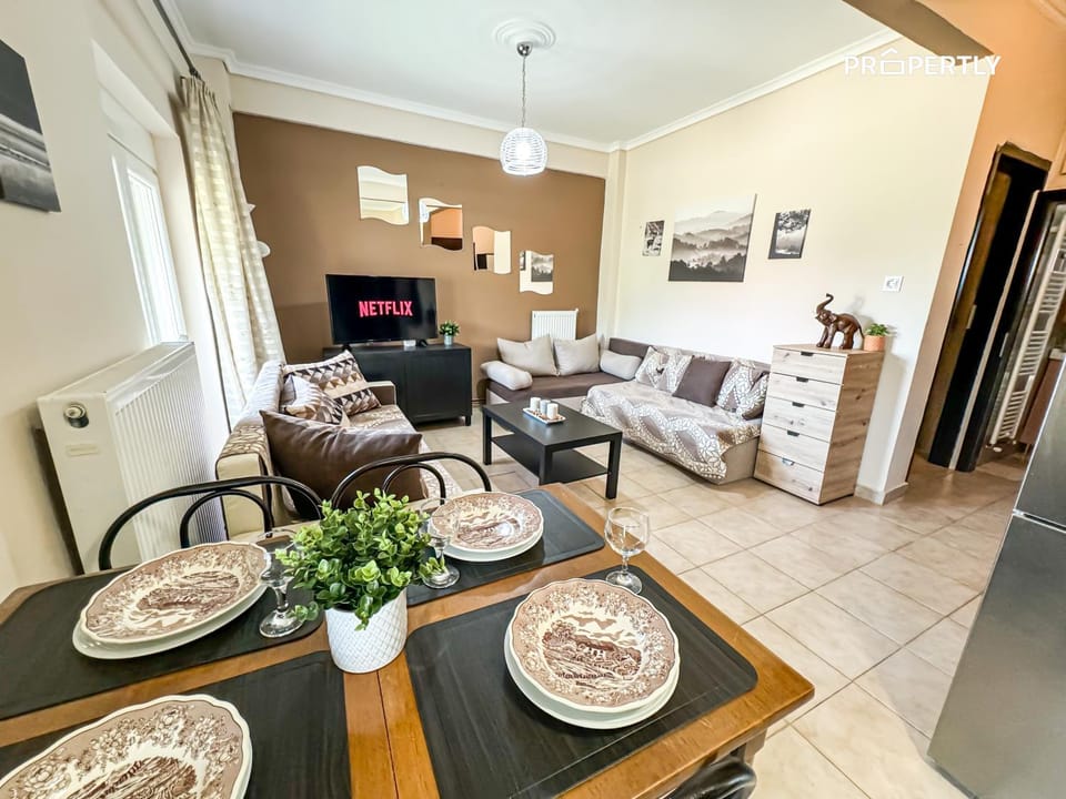Kitchen or kitchenette, Living room, Seating area, Dining area, flat iron