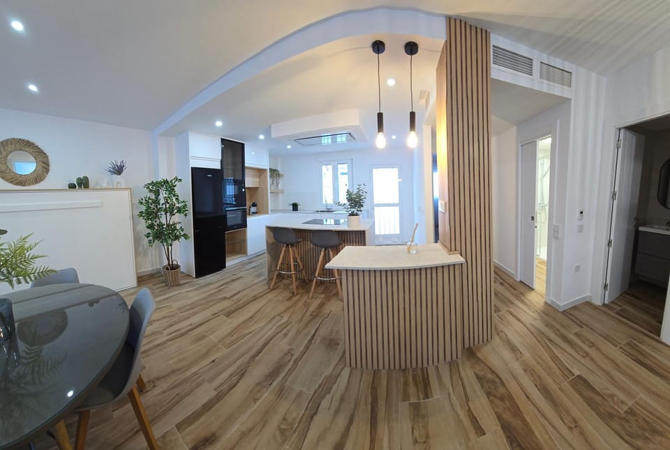 TV and multimedia, Kitchen or kitchenette, Living room, Seating area, Dining area