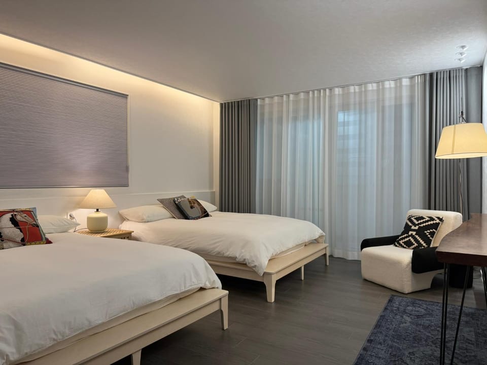 Bed, Photo of the whole room, Bedroom, heating, heating, internet, internet, air conditioner, air conditioner