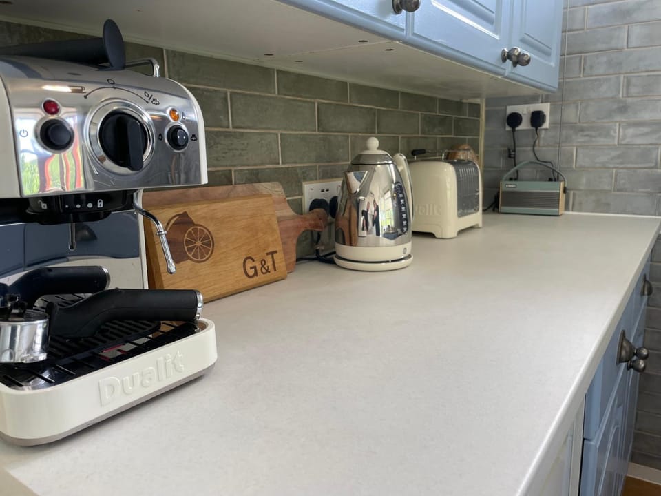 Coffee/tea facilities, Kitchen or kitchenette, toaster