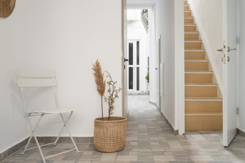 Facade/entrance, Decorative detail