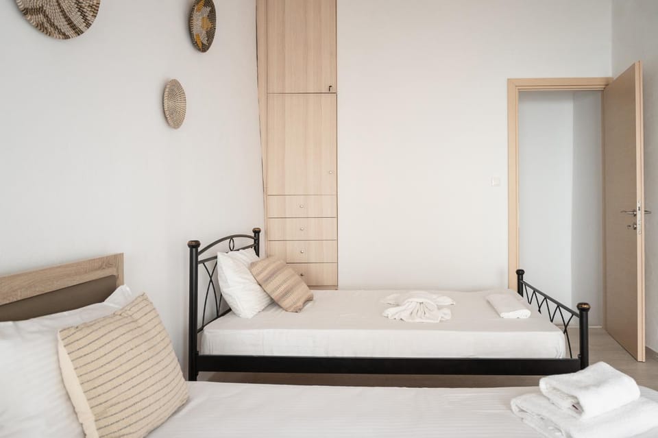 Bed, Photo of the whole room, Bedroom, towels, wardrobe