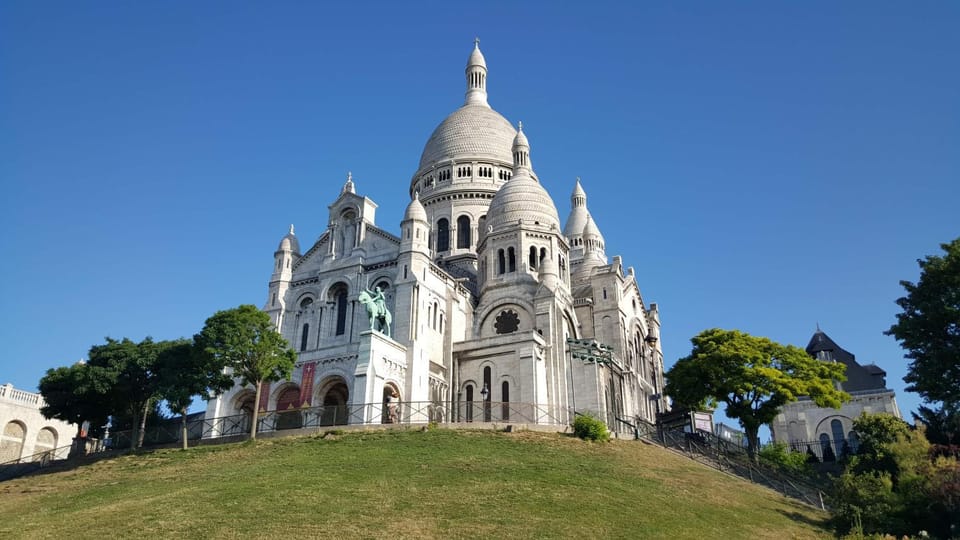 Nearby landmark, Neighbourhood
