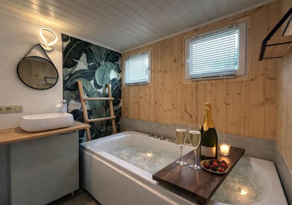 Hot Tub, Bathroom, Bath