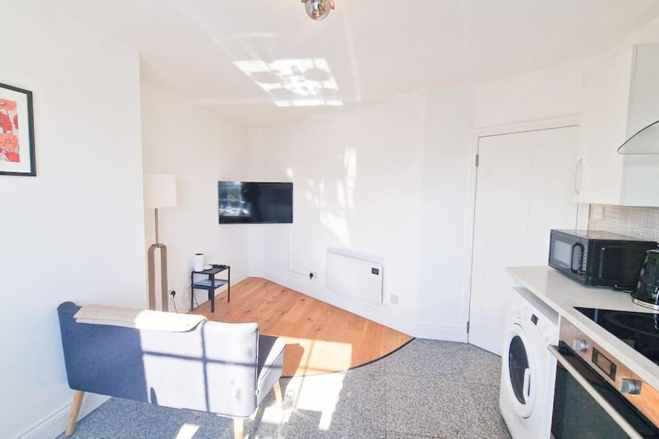 Deal - Large Beach Houses 5BR Sleeps 10 - Clockwork Stay House in Dover District
