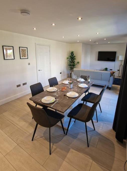 Deal - Large Beach Houses 5BR Sleeps 10 - Clockwork Stay House in Dover District