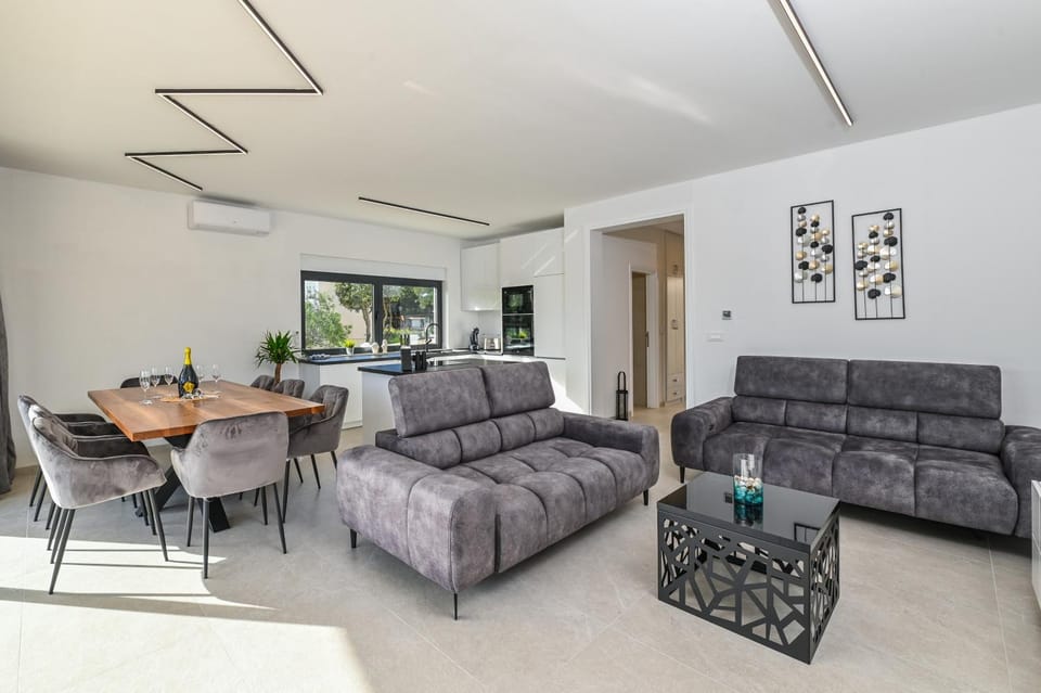 Living room, Dining area, kitchen