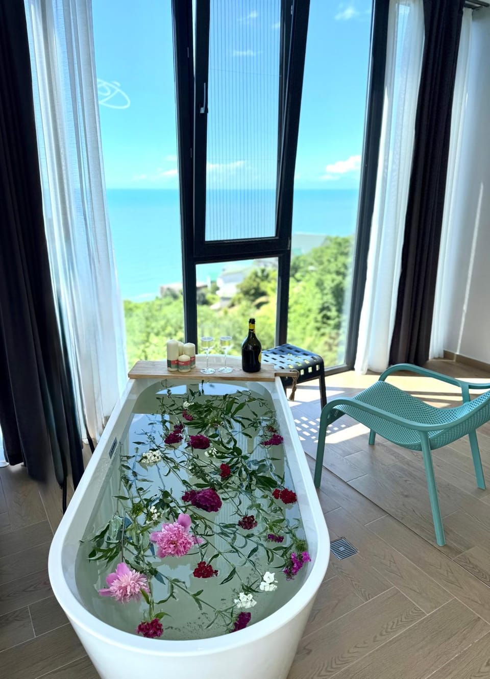 Garden view, Sea view