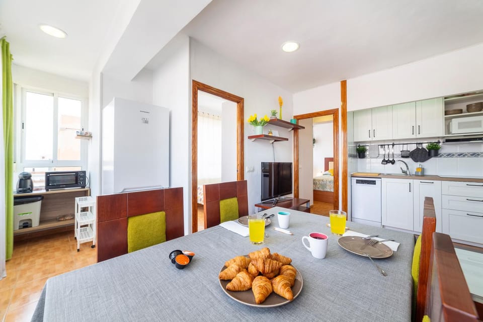 Living room, Dining area