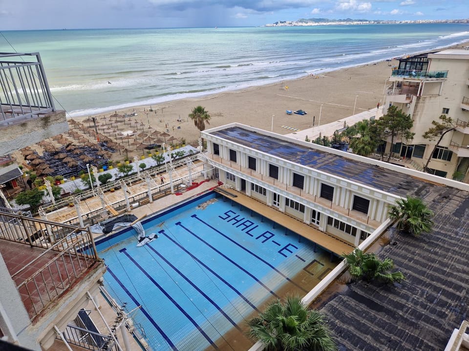 Pool view, Sea view